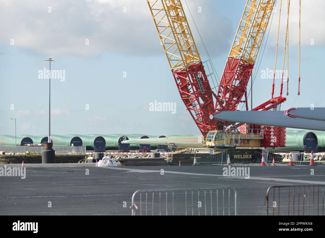 Produzione e produzione di pale per turbine eoliche presso Siemens Gamesa, Alexandra Dock, Hull, Inghilterra Foto Stock
