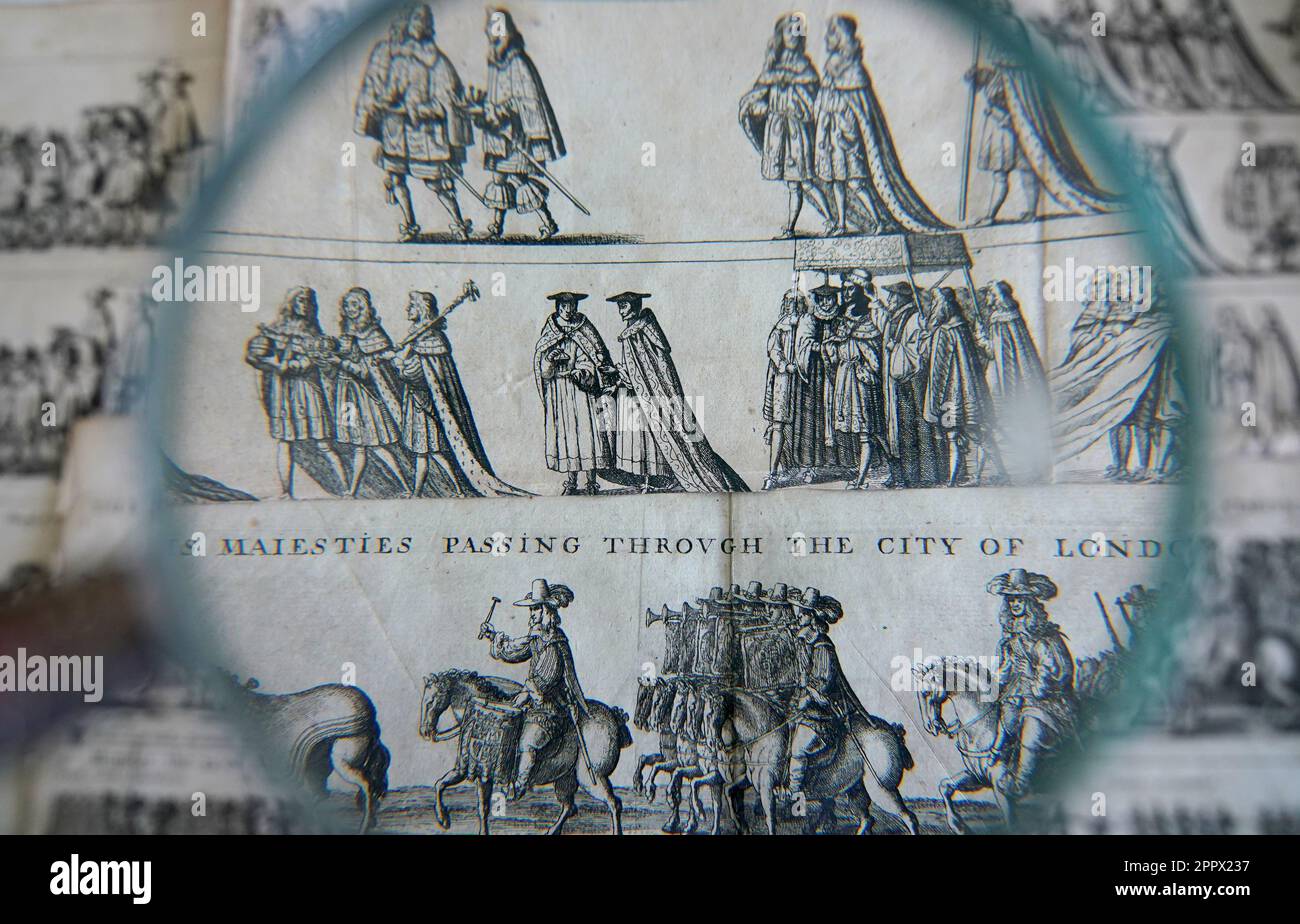 Una vista di una serie di incisioni di Venceslao Hollar, a Catherine Southon Auctioneers che ritraggono la Cavalcata di incoronazione di Carlo II nel 1661 (metà), prima della loro vendita a Chiselhurst, nel sud-est di Londra. Gli attacchi sono stati trovati sul retro di un armadio a Notting Hill, Londra, 362 anni dopo l'evento e a poche settimane dall'incoronazione del re Carlo III, e si stima che vengano recuperati £400 a £600 quando vanno sotto il martello. Data immagine: Martedì 25 aprile 2023. Foto Stock