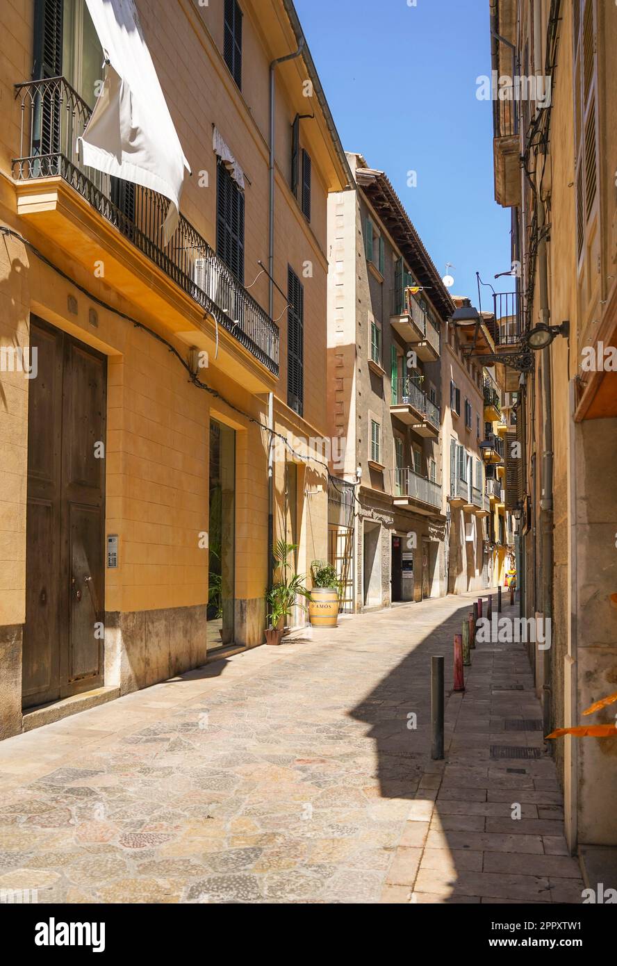 Strada stretta, Palma di Maiorca, Isole Baleari, Spagna. Foto Stock