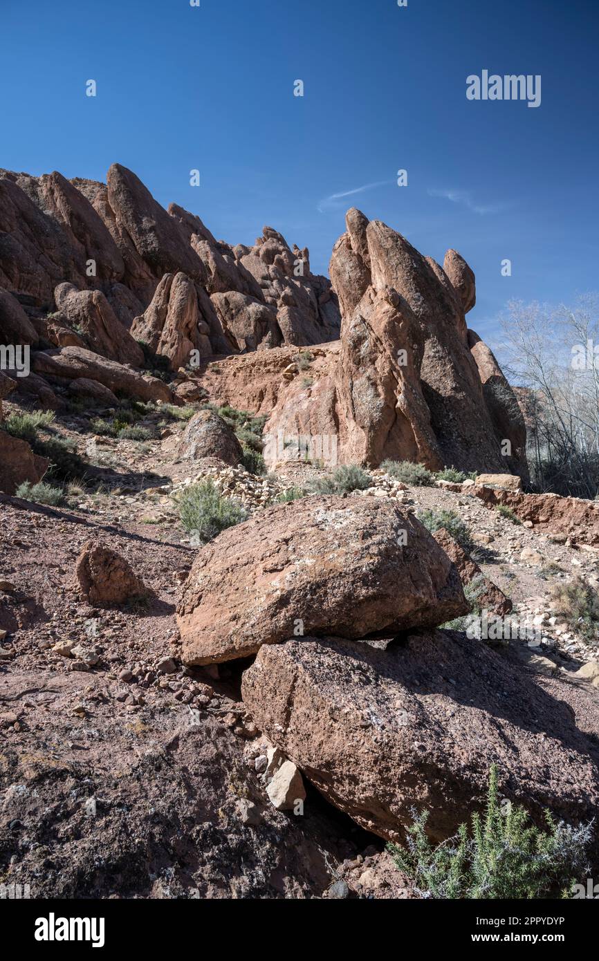 Formazioni rocciose note come dita delle scimmie nella valle del Dades. Foto Stock