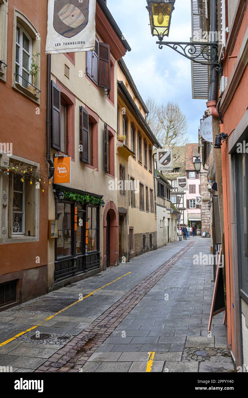 Una vecchia strada commerciale a Strasburgo, Francia Foto Stock