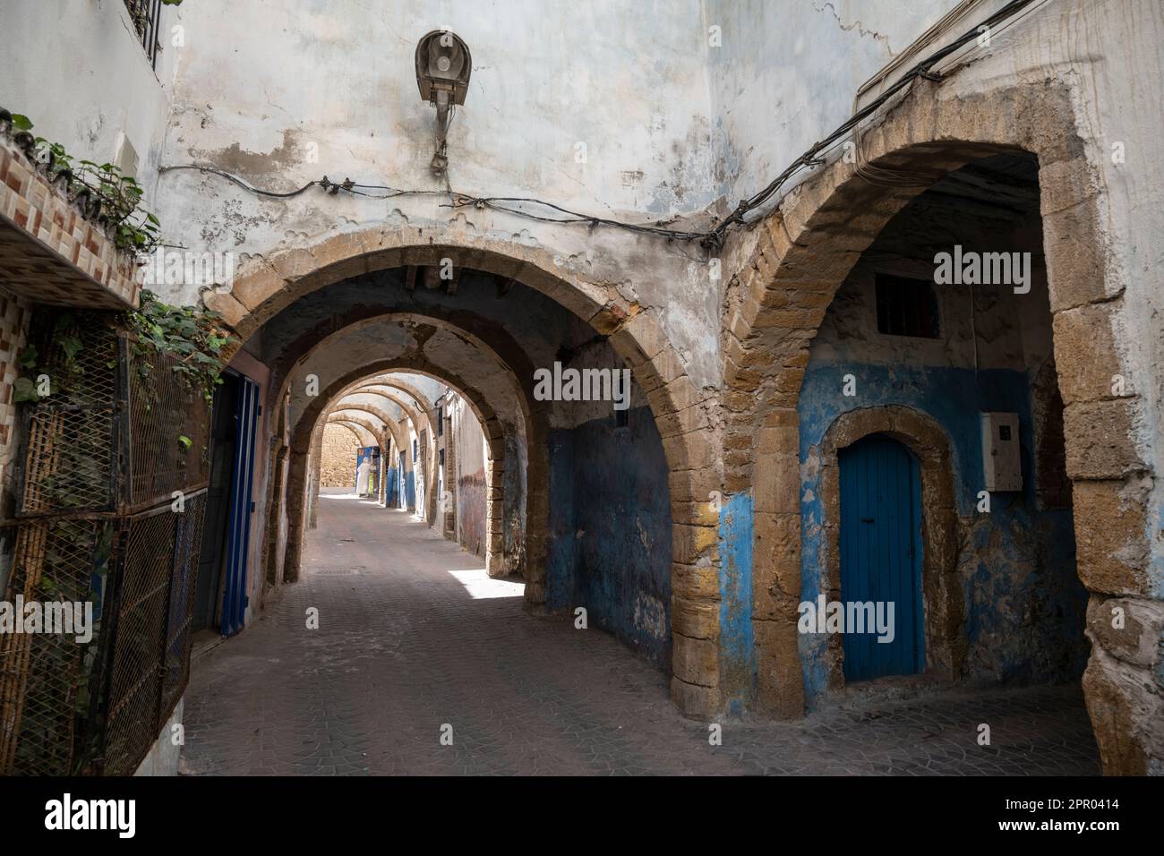 Vicolo stretto della medina di Safi. Foto Stock