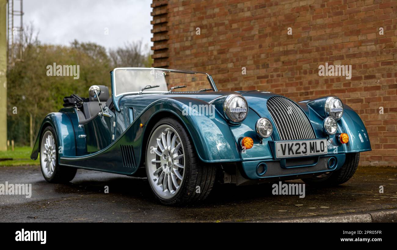 2023 Morgan Plus Six, in mostra allo Scramble di aprile tenutosi al Bicester Heritage Centre il 23rd aprile 2023. Foto Stock