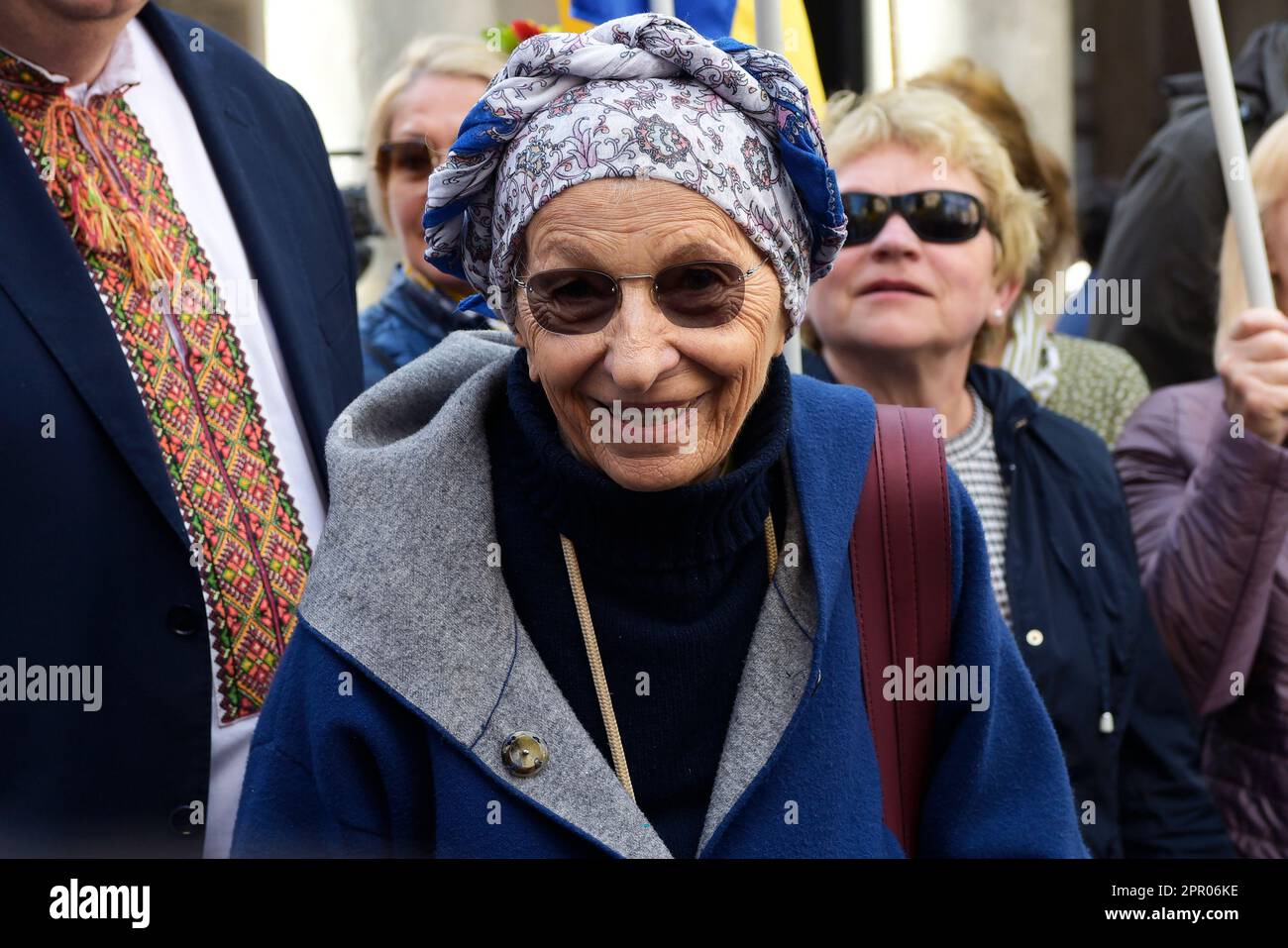 Roma, Italia. 25th Apr, 2023. Emma Bonino partecipa alle celebrazioni della liberazione dell'Italia dal fascismo nazista e al pieno sostegno alla resistenza Ucraina contro il fascismo del dittatore Putin a Roma Credit: SOPA Images Limited/Alamy Live News Foto Stock