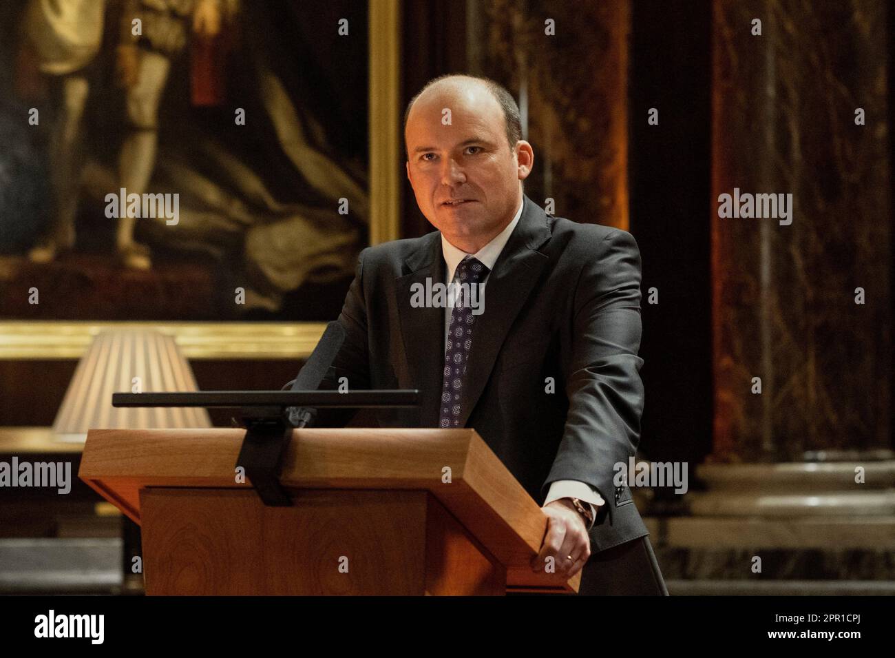 DATA DI USCITA: 20 aprile 2023 TITOLO: The Diplomat STUDIO: Netflix REGISTA: Debora Cahn TRAMA: Nel bel mezzo di una crisi internazionale, Kate Wyler una diplomata di carriera atterra in un lavoro di alto profilo per il quale non era adatta, con implicazioni tettoniche per il suo matrimonio e il suo futuro politico. STARRING: RORY KINNEAR as Nicolò Trowbridge (Credit Image: © Netflix/Entertainment Pictures/ZUMAPRESS.com) SOLO PER USO EDITORIALE! Non per USO commerciale! Foto Stock