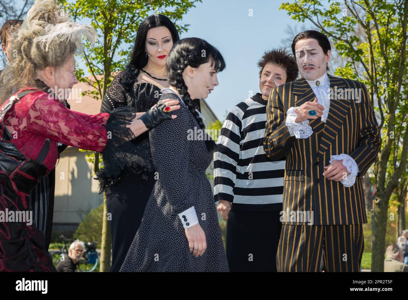 Open Air Veranstaltung zum traditionellen Startschuss zum Vorverkauf für den 27. Bautzener Theatersommer auf dem Theatervorplatz am Theater Bautzen. B Foto Stock