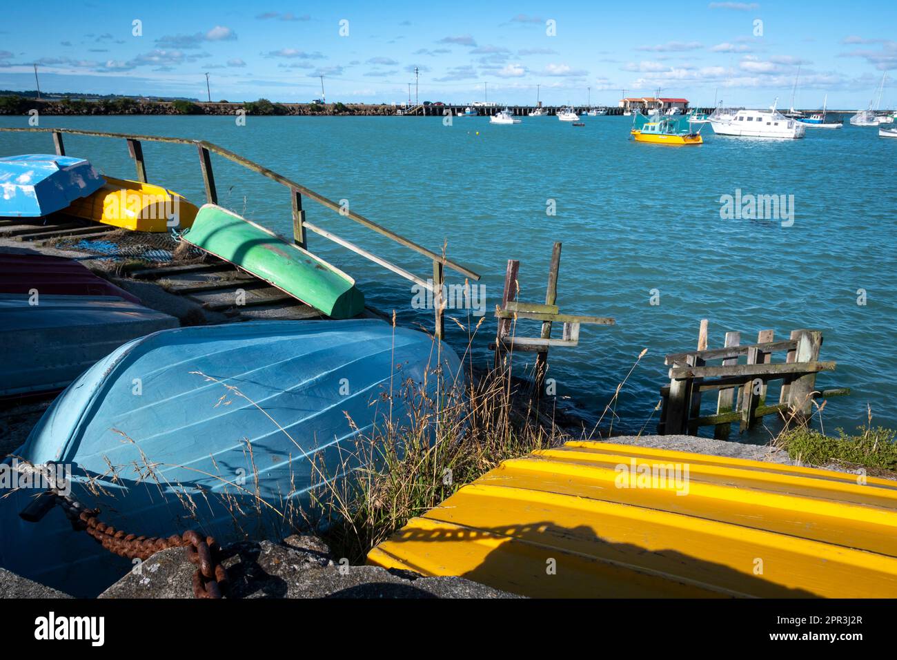 Barche ormeggiate nel porto, Oamaru, Nord Otago, Isola del Sud, Nuova Zelanda Foto Stock