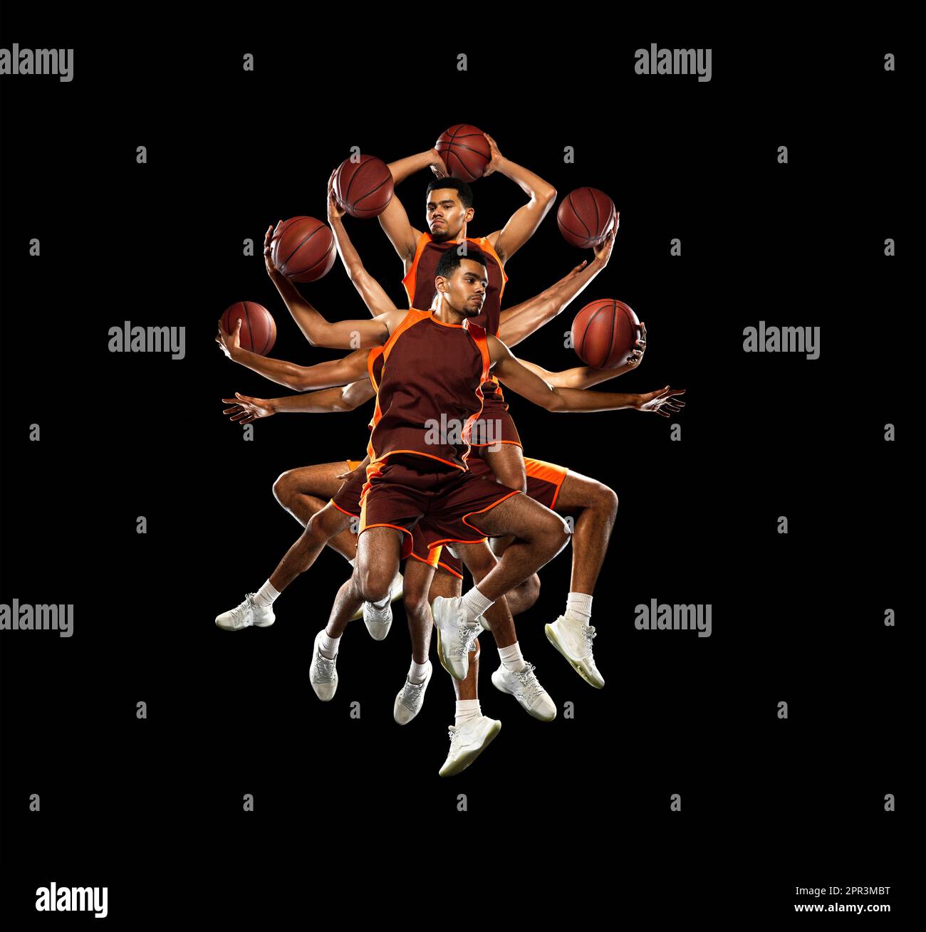 Collage creativo. Giocatore di basket maschile professionista, campione in uniforme in movimento con palla su sfondo nero Foto Stock