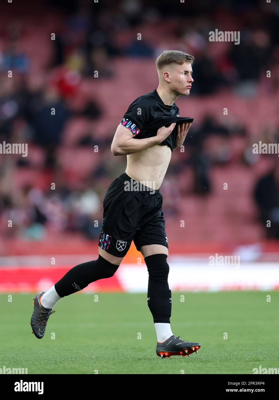 Londra, Regno Unito. 25th Apr, 2023. Regan Clayton del prosciutto ad ovest durante la partita della fa Youth Cup all'Emirates Stadium, Londra. Il credito di immagine dovrebbe essere: David Klein/Sportimage Credit: Sportimage Ltd/Alamy Live News Foto Stock