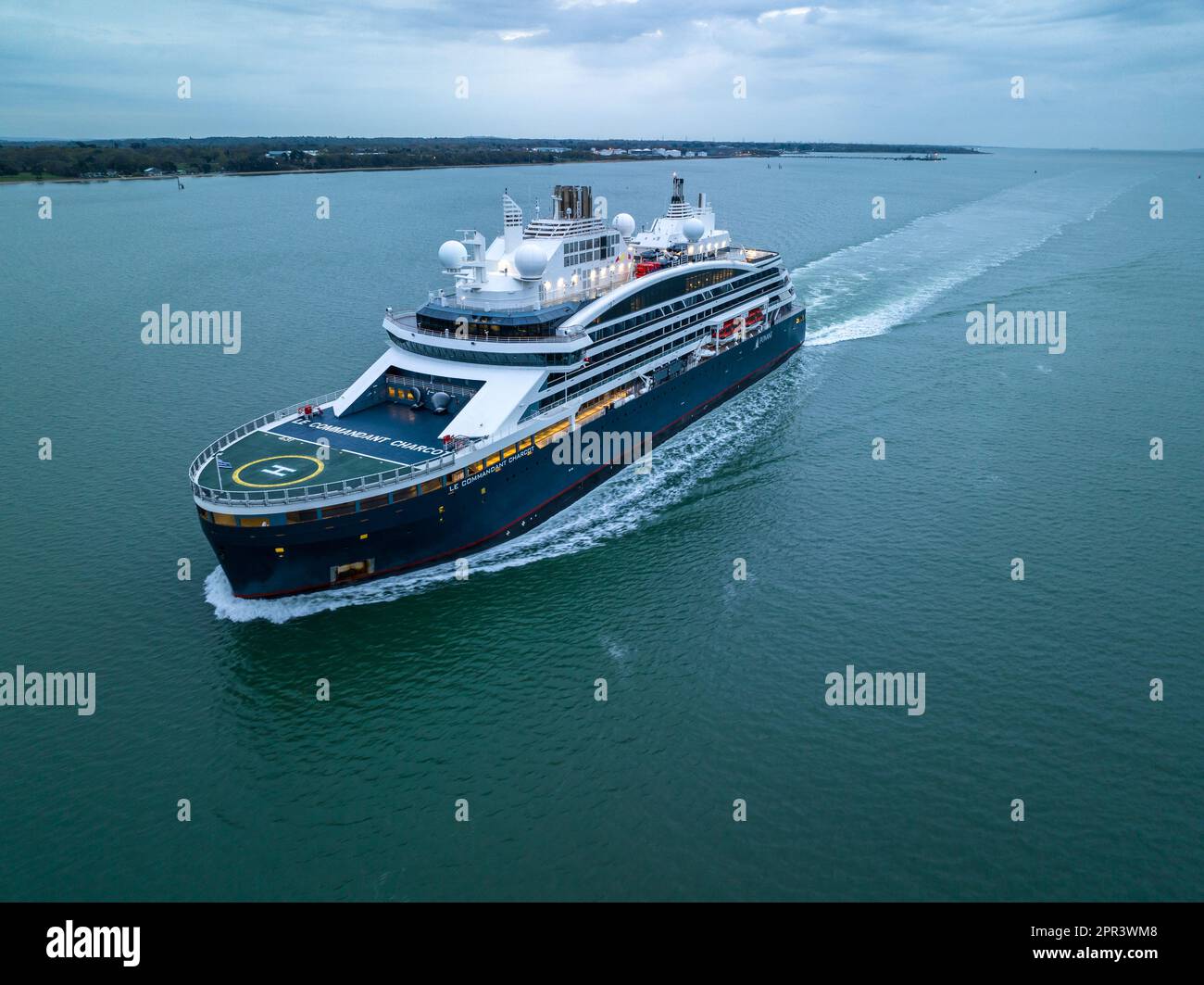 Le Commandant Charcot è una nave da crociera rompighiaccio gestita dalla compagnia di navigazione francese compagnie du Ponant. Arrivo al porto di Southampton Foto Stock