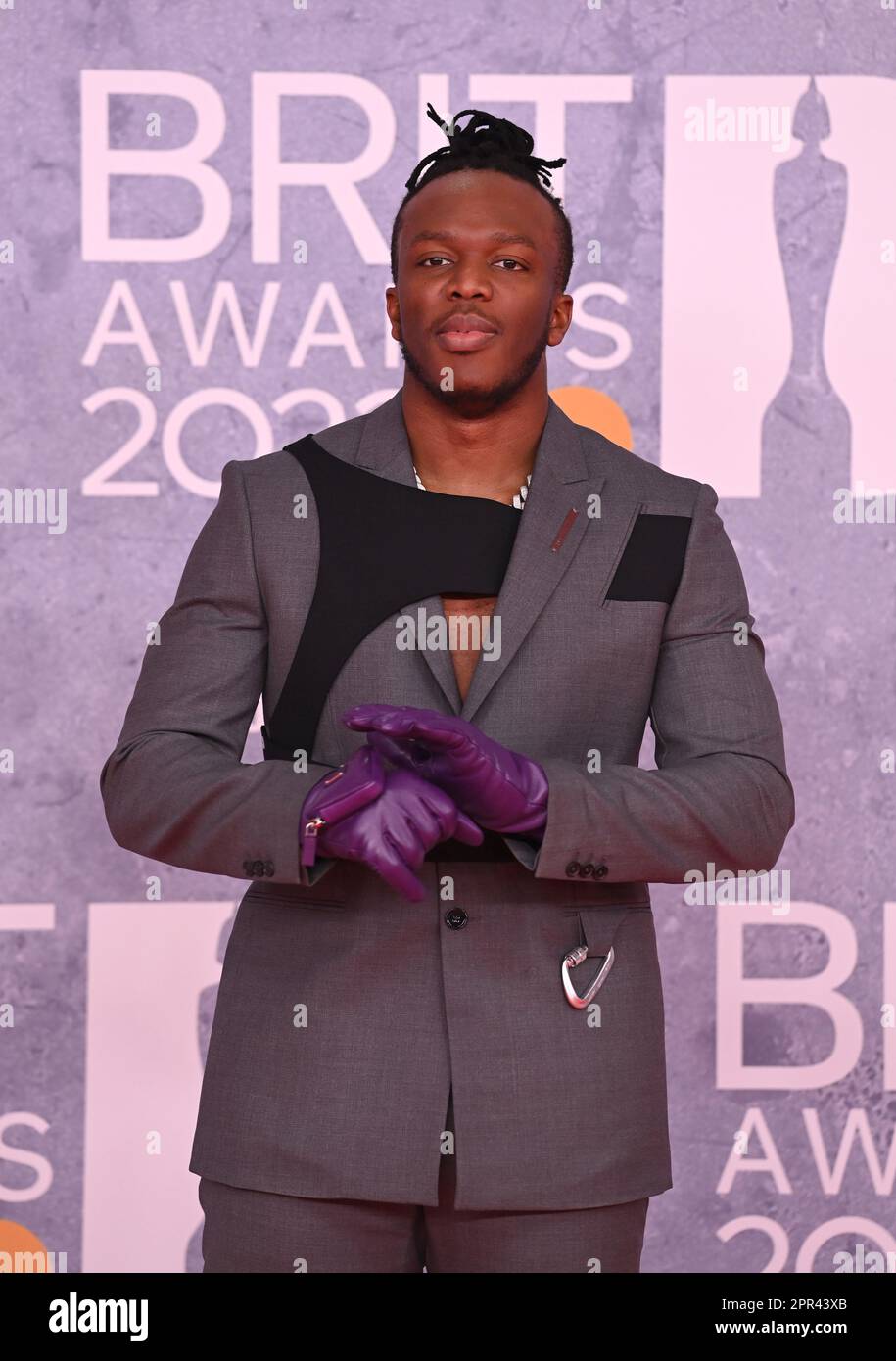 La foto deve essere accreditata ©Alpha Press 079965 08/02/2022 KSI AKA Olajide Olatunji al BRIT Awards 2022 alla O2 Arena di Londra Foto Stock