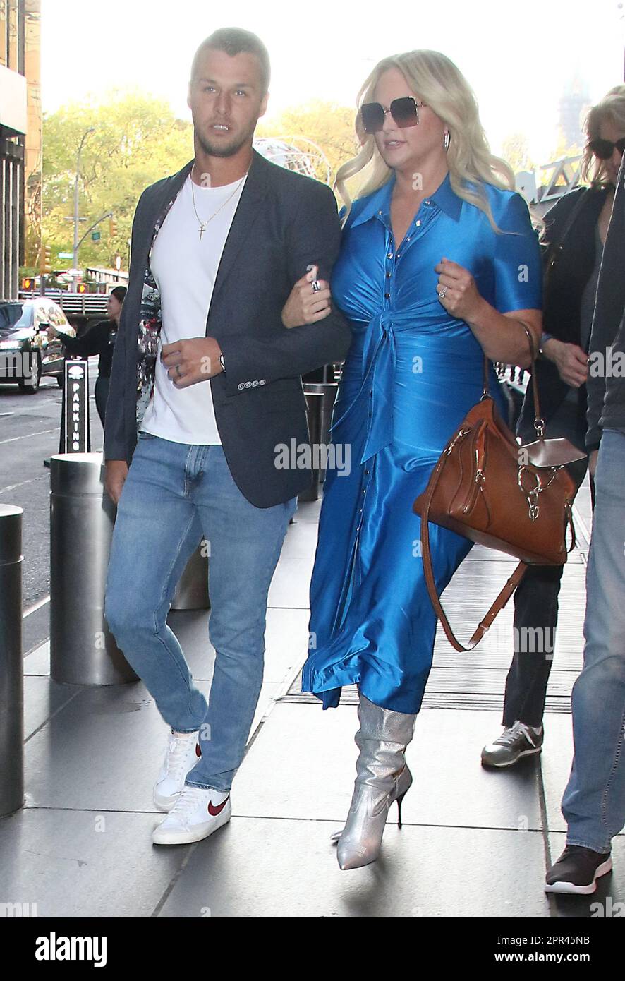 New York, NY, Stati Uniti. 25th Apr, 2023. Brendan McLoughlin e Miranda Lambert visti a New York il 25 aprile 2023. Credit: RW/Media Punch/Alamy Live News Foto Stock