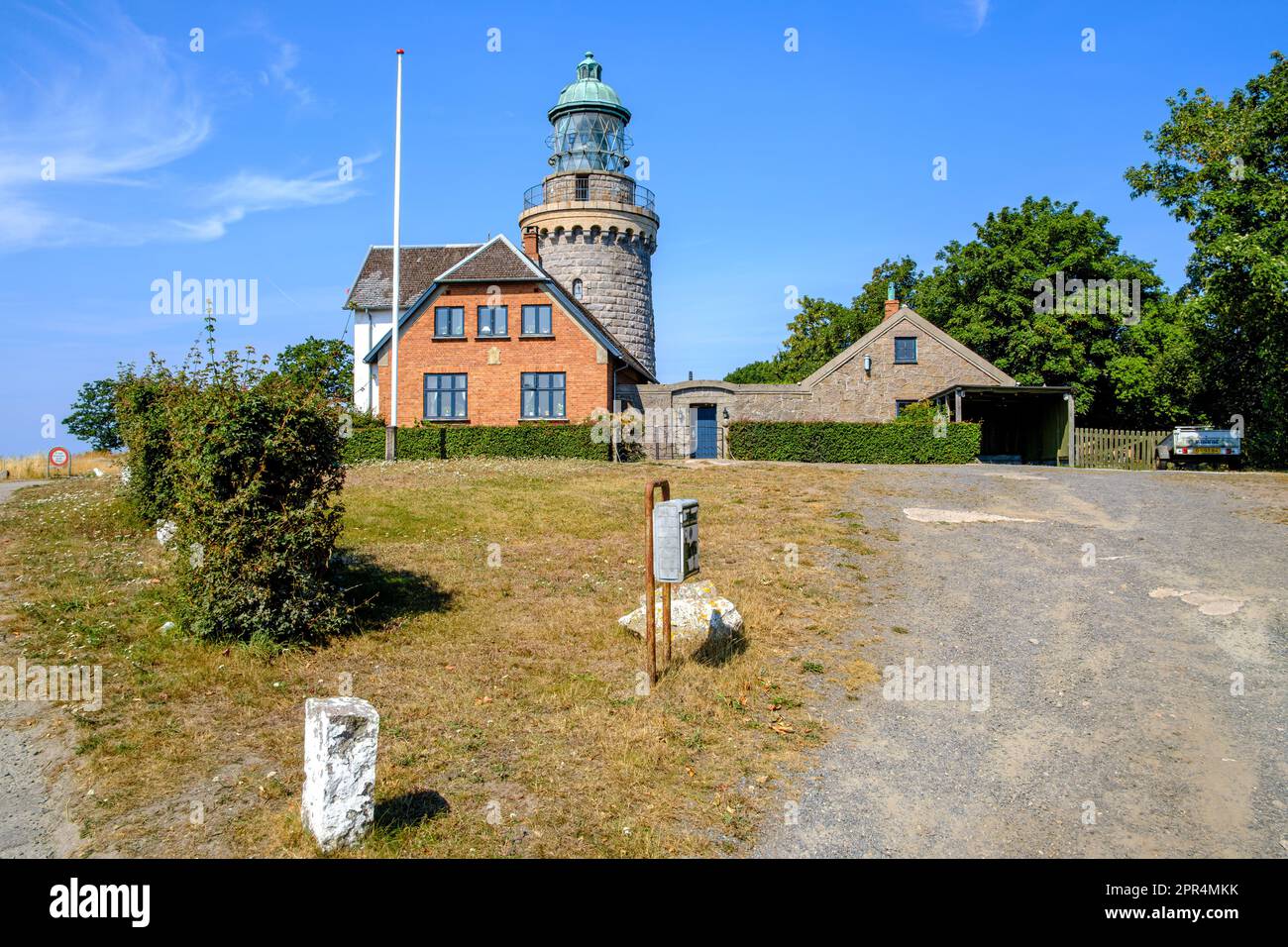 Faro di Hammeren Fyr sul promontorio di Hammeren, all'estremità settentrionale dell'isola di Bornholm, Danimarca, Scandinavia, Europa. Foto Stock