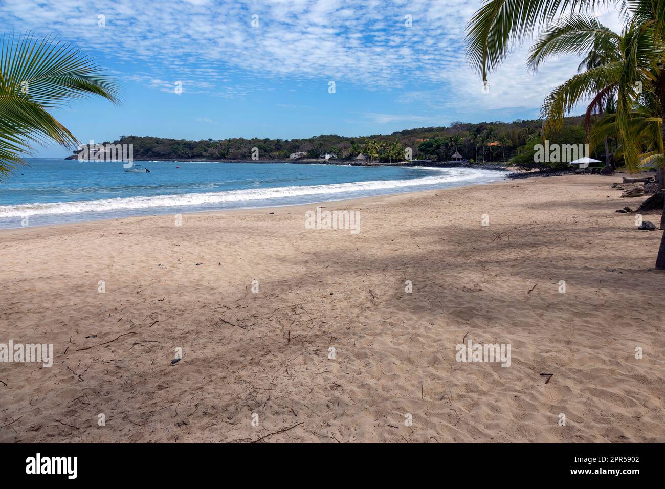Bella baia appartata lungo la costa del Pacifico in Messico. Foto Stock