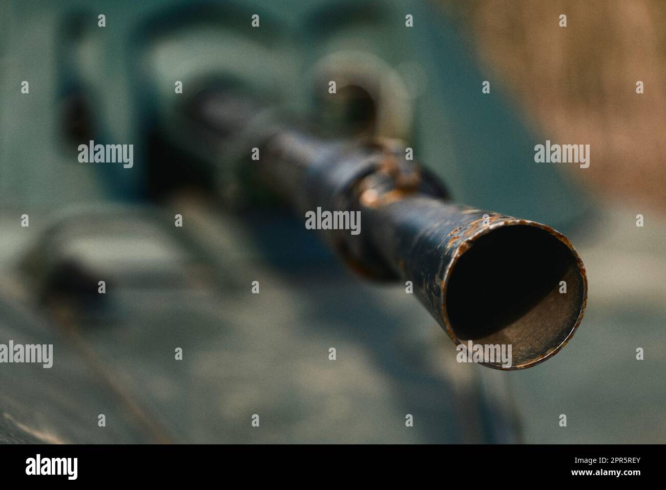 Portatore di personale armato di barile dell'esercito ucraino primo piano Foto Stock