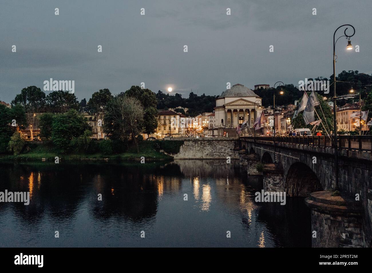 Veduta della chiesa della Gran Madre di Dio e del po a Torino. Foto Stock