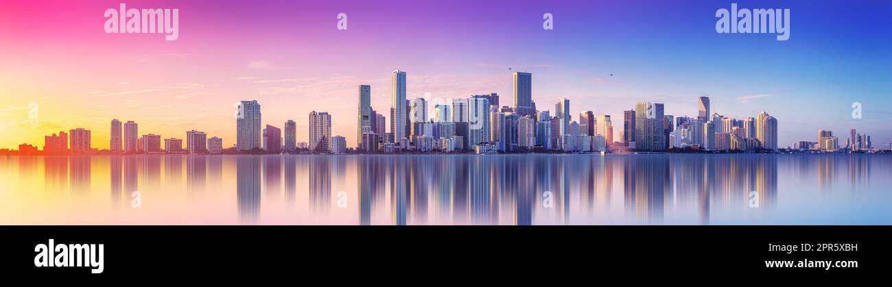 vista panoramica sullo skyline di miami al tramonto Foto Stock