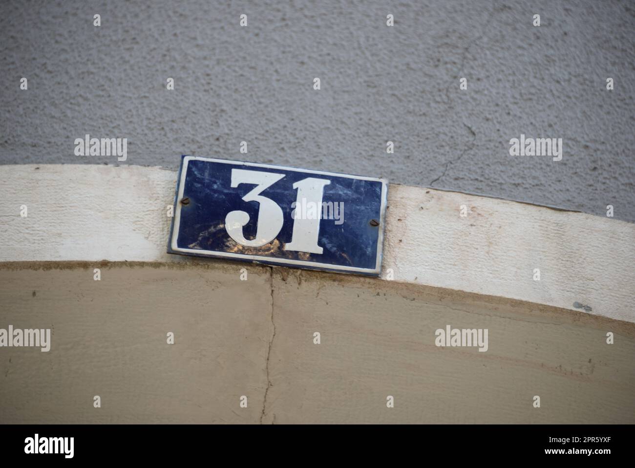 Numero 31 su una casa a Lisbona - Lisboa - la capitale del Portogallo, settembre 2018 Foto Stock