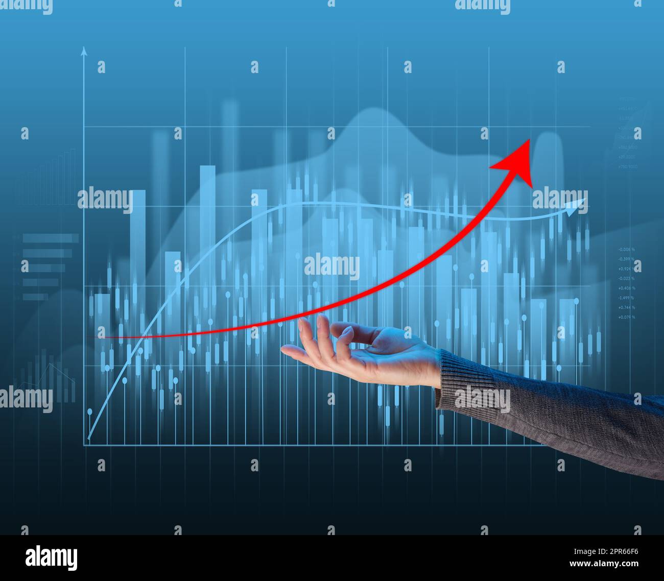 Grafico olografico con indicatori crescenti e una mano di donna. Concetto di crescita aziendale Foto Stock