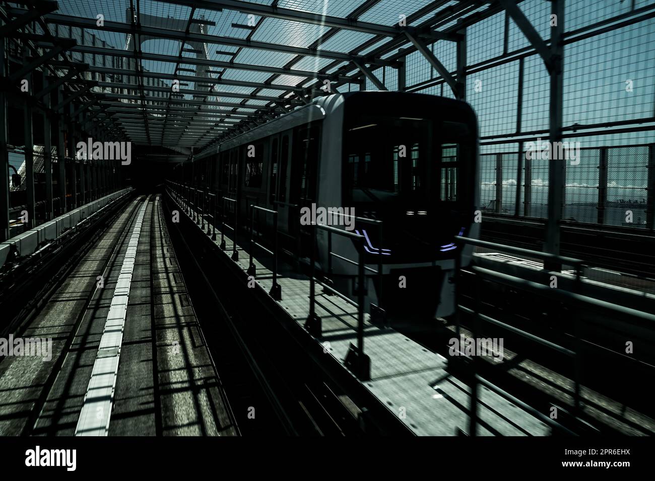 Dal finestrino della linea Yurikamome (Minato-ku, Tokyo) Foto Stock