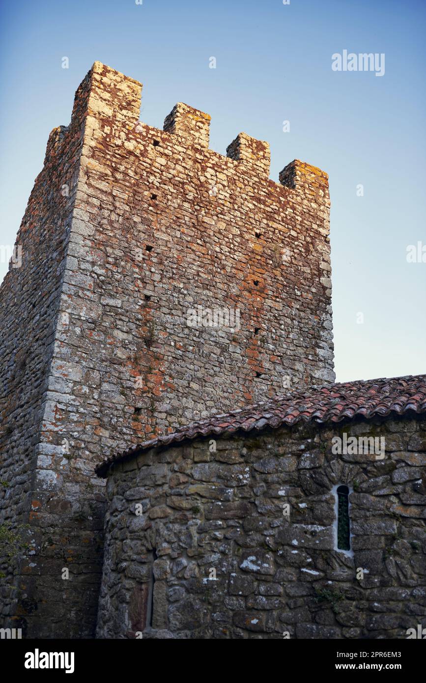 Costruzione vichinga nella costa galiziana in pietra e in rovina Foto Stock