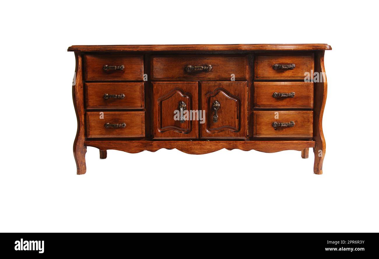 Scatola di gioielli in legno antico isolata su sfondo bianco Foto Stock