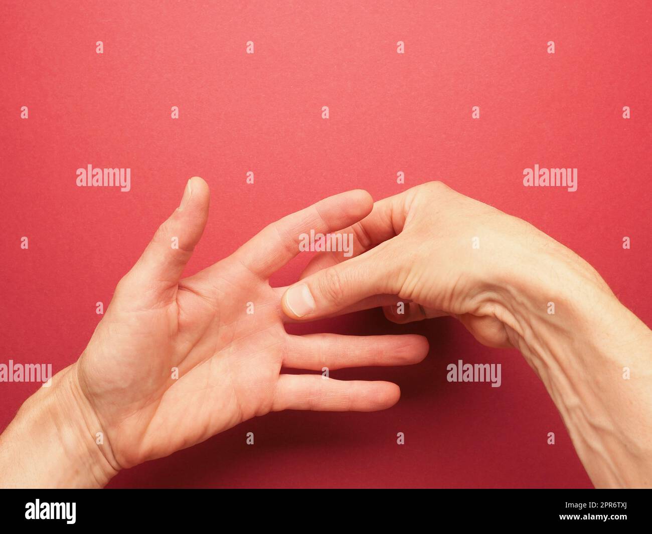 Posizione della mano per mudra n.. 1 in Jin Shin Jyutsu, metodo di guarigione alternativo o concetto di auto-aiuto Foto Stock