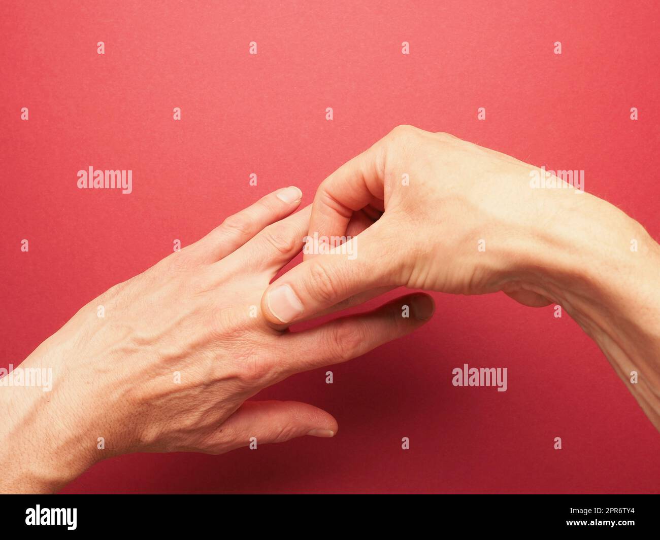 Posizione della mano per mudra n.. 2 in Jin Shin Jyutsu, metodo di guarigione alternativo o concetto di auto-aiuto Foto Stock