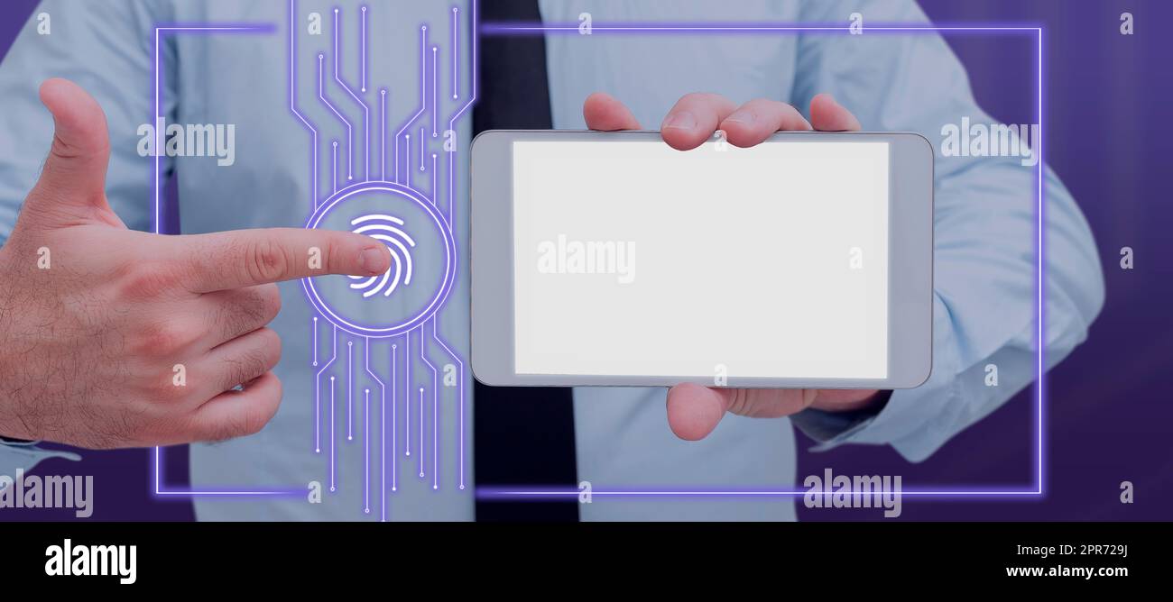 Uomo d'affari che tiene Un cellulare e punta su Un'impronta digitale con linee luminose e Abstract Frame. Uomo che presenta informazioni protette per lo sviluppo aziendale. Foto Stock