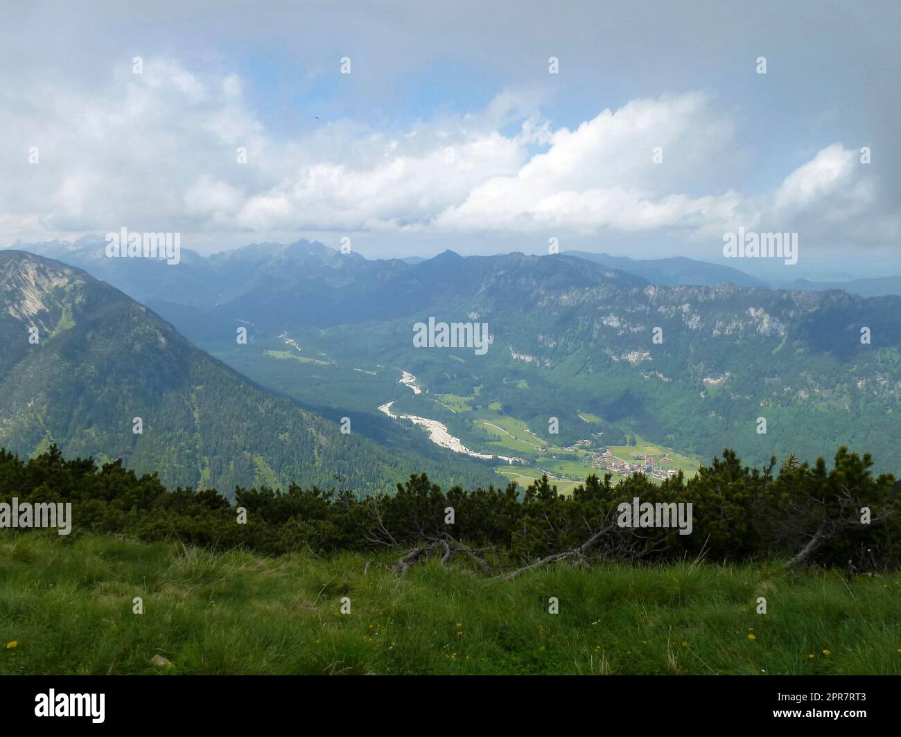 Escursione in montagna al monte Notkarspitze, Alpi Ammergau, Germania Foto Stock