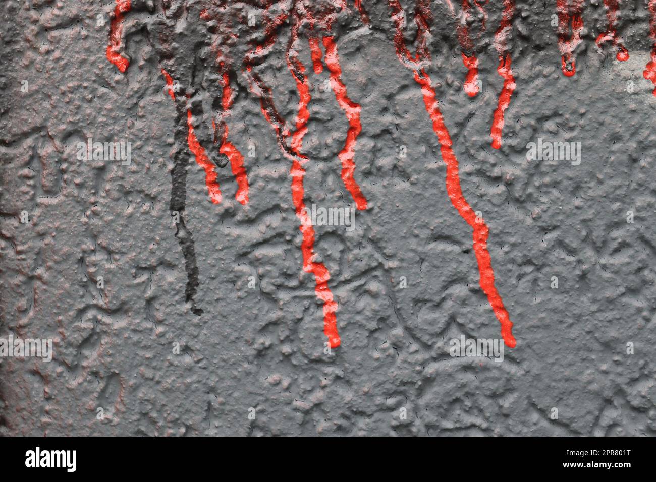 Vista dettagliata delle vecchie pareti in cemento con crepe e una grande quantità di strutture ad alta risoluzione Foto Stock