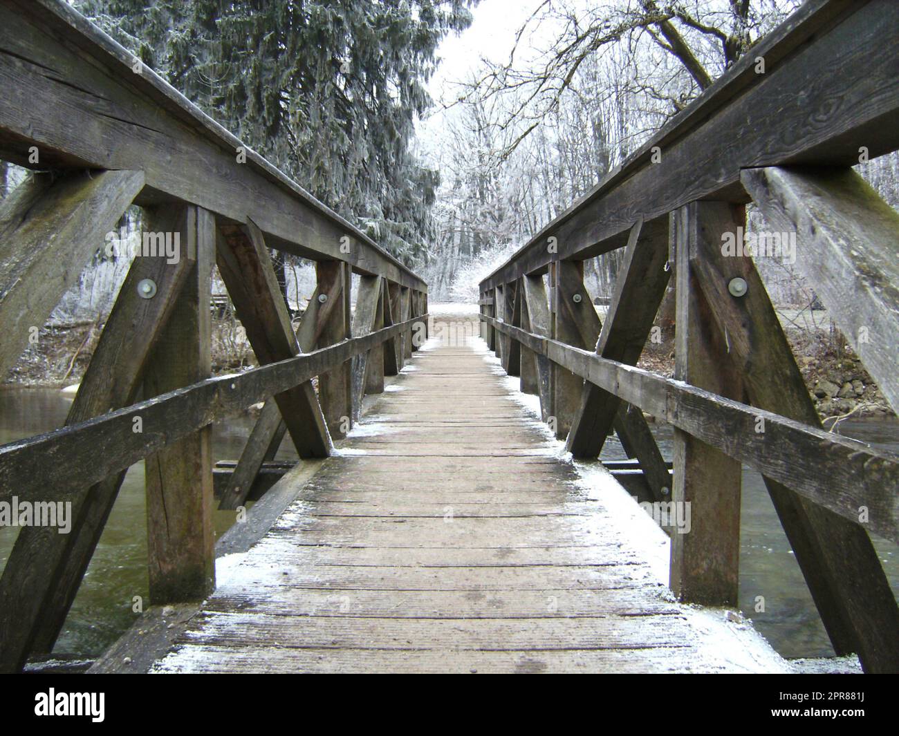 Passerella in inverno paesaggio impressioni in Baviera, Germania Foto Stock