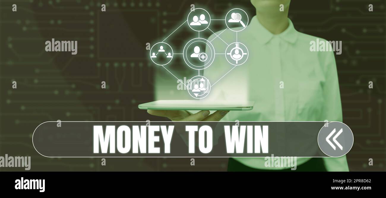 Scrivi a mano firma Money to Win. Un'idea aziendale che calcola i ricavi si otterrà facendo qualcosa che la donna possiede un tablet con Digital Human presenta lo scambio di dati. Foto Stock