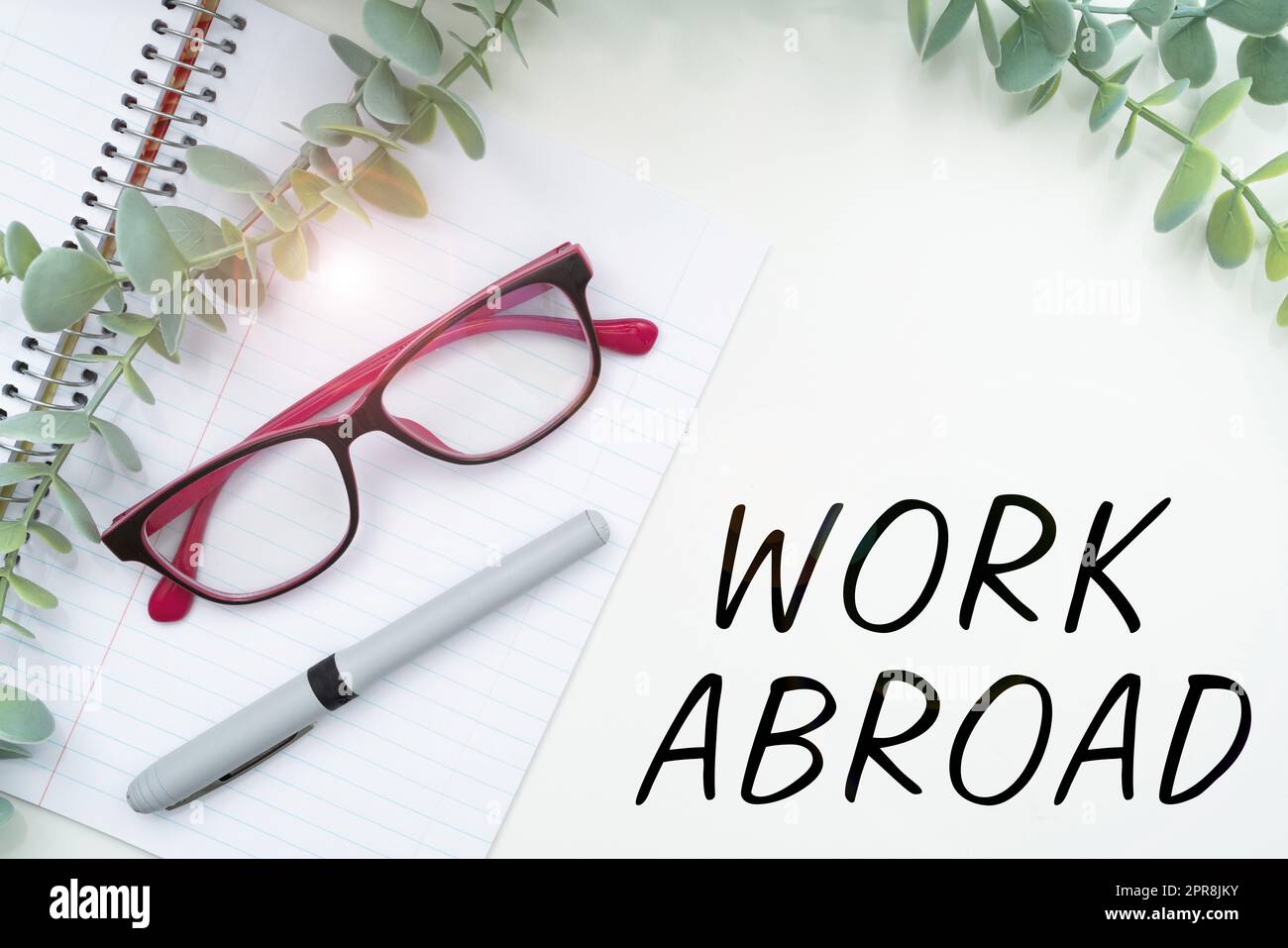 Didascalia di testo che presenta il lavoro all'estero. Foto concettuale immersa in un ambiente di lavoro straniero Job Overseas materiali scolastici non locali, collezioni didattiche, strumenti di scrittura Foto Stock