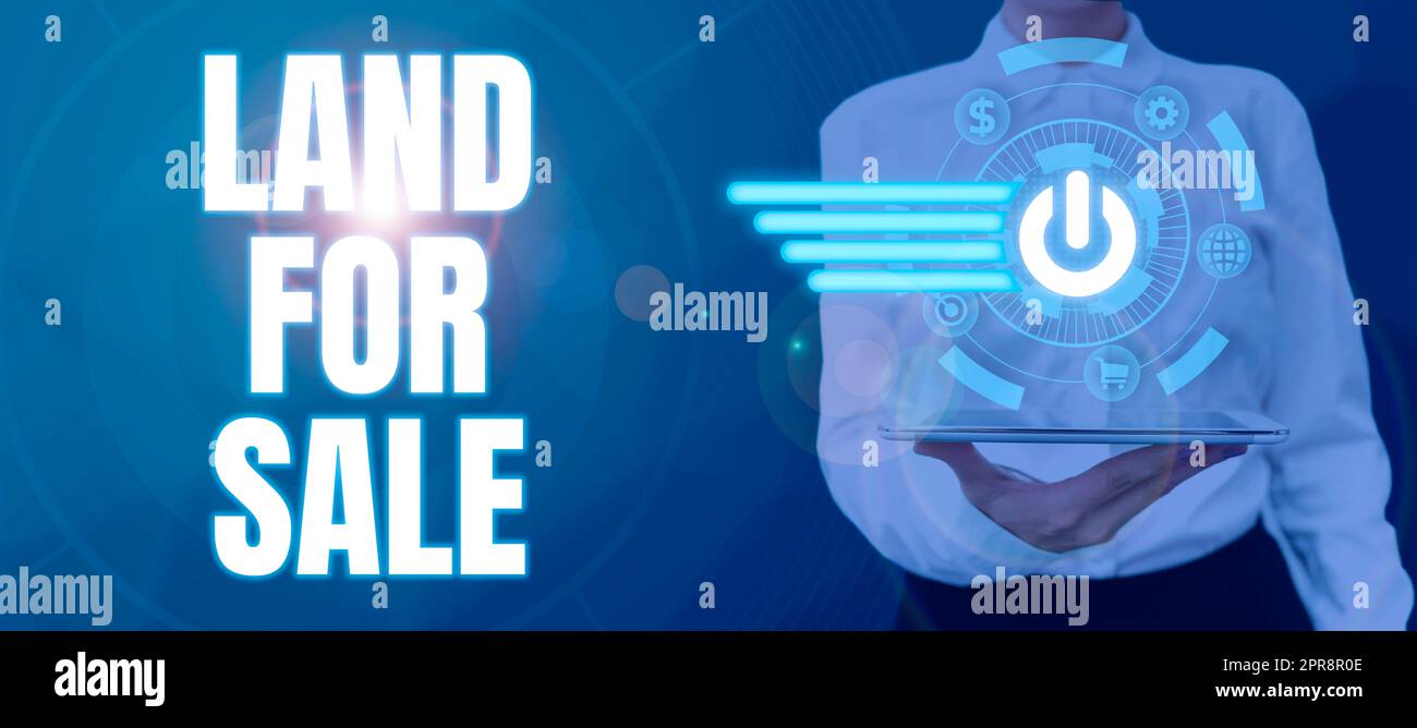Terreno di esposizione concettuale in vendita. Panoramica aziendale vendita lotto immobiliare sviluppatori Realtors Investment Woman visualizzazione di simboli online utilizzati per importanti idee aziendali. Foto Stock