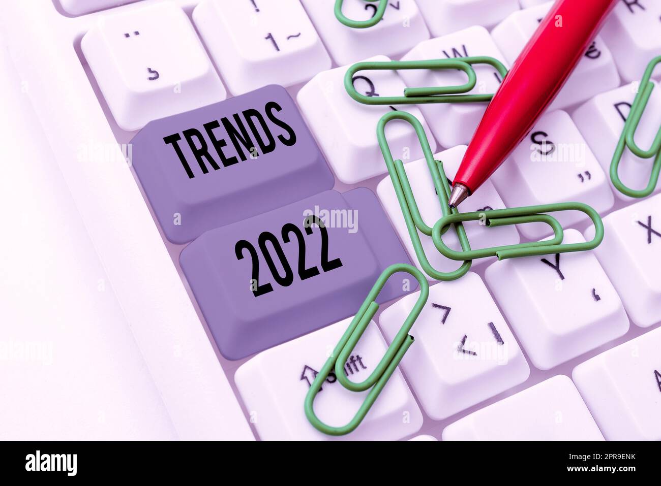 Trend di visualizzazione concettuale 2022. Business vetrina anno prossimo prevalente tendenza ampiamente discusso Online -48695 Foto Stock