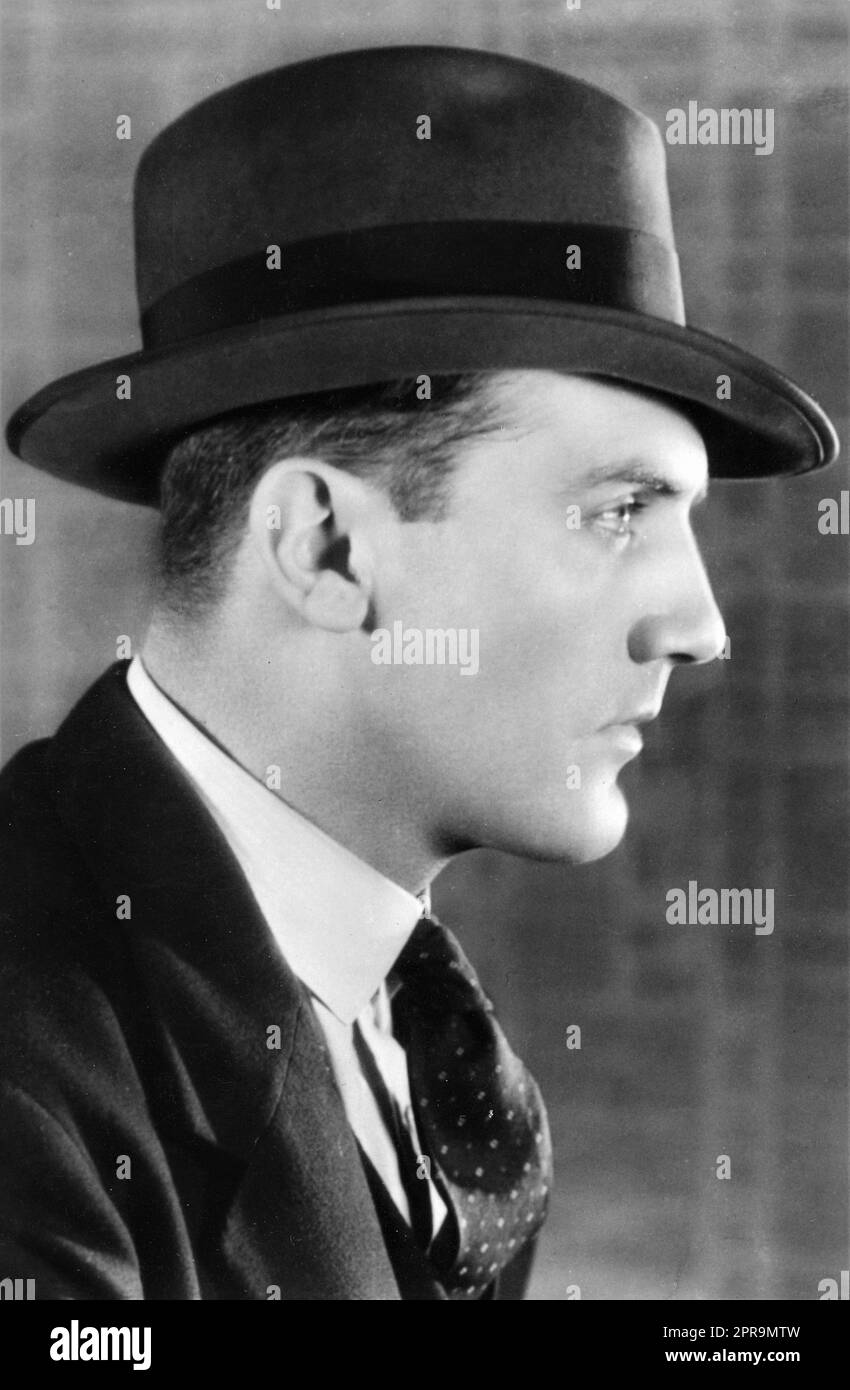 JOHN LONGDEN Ritratto come detective Frank Webber in BLACKMAIL 1929 regista ALFRED HITCHCOCK giocare Charles Bennett adattato da Alfred Hitchcock Dialog Benn Levy British International Pictures (B.I.P.) / Wardour Films Foto Stock