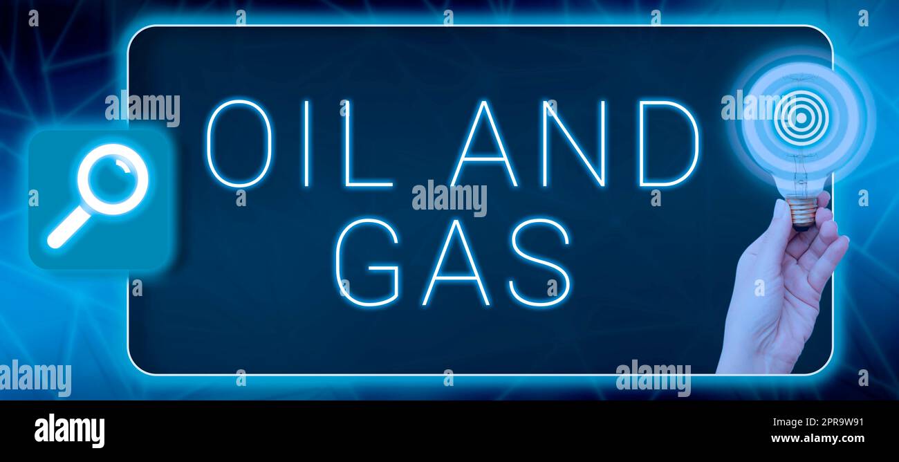 Didascalia concettuale per petrolio e gas. Business Concept Exploration Extraction Refining Marketing Petroleum Products Woman Holding Light Bulb with Digital Target Presents New Ideas. Foto Stock