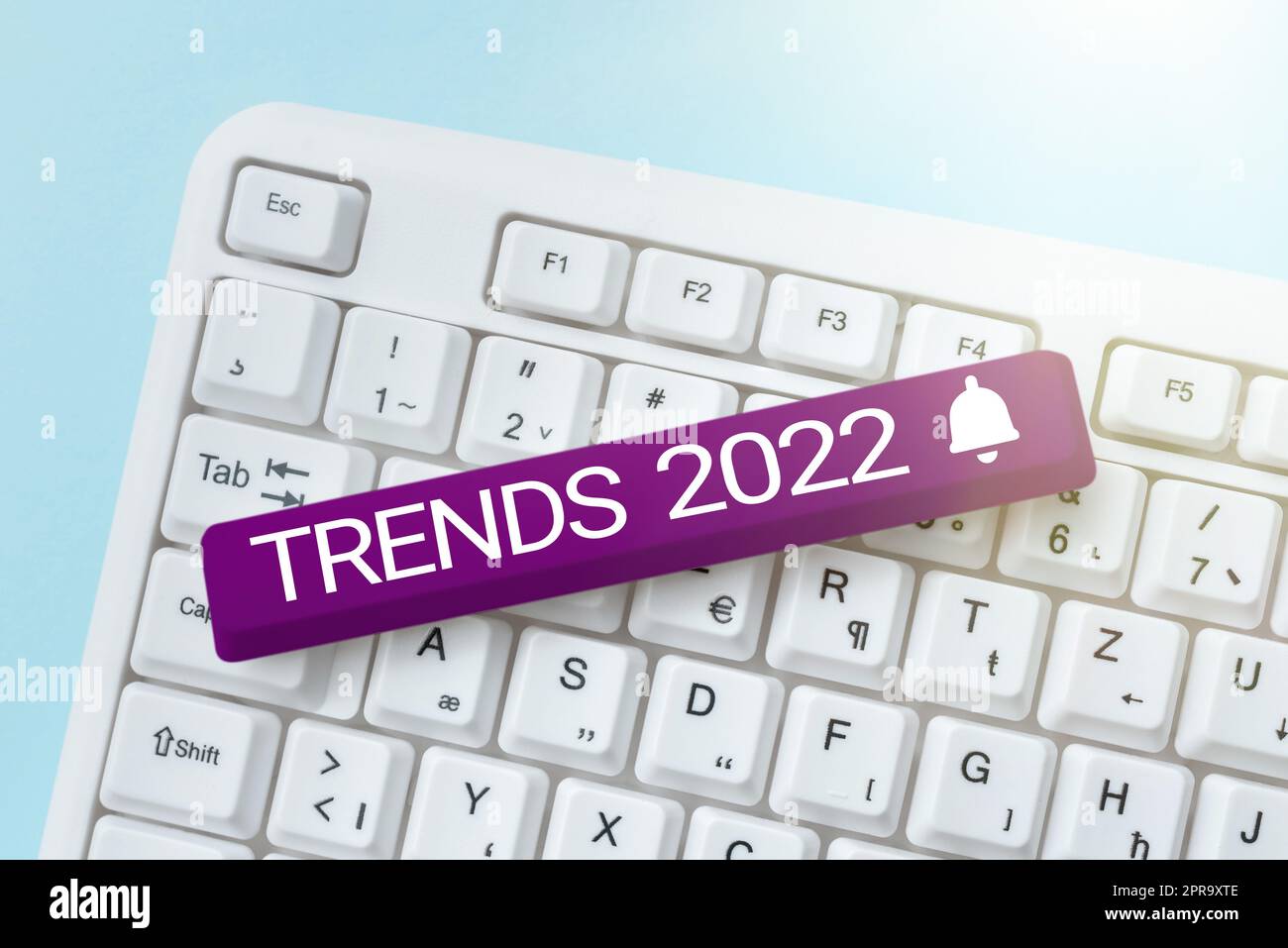 Scrittura dei trend di visualizzazione del testo 2022. Internet Concept prossimo anno prevalente tendenza ampiamente discusso Online -48904 Foto Stock