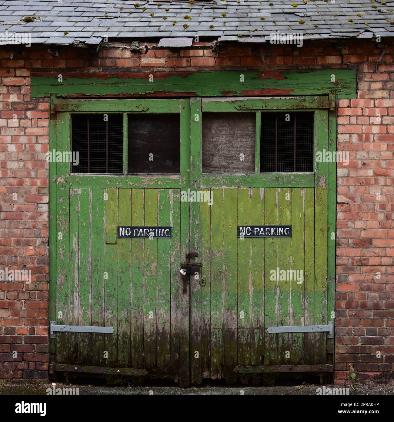 Porte rustiche del garage Foto Stock