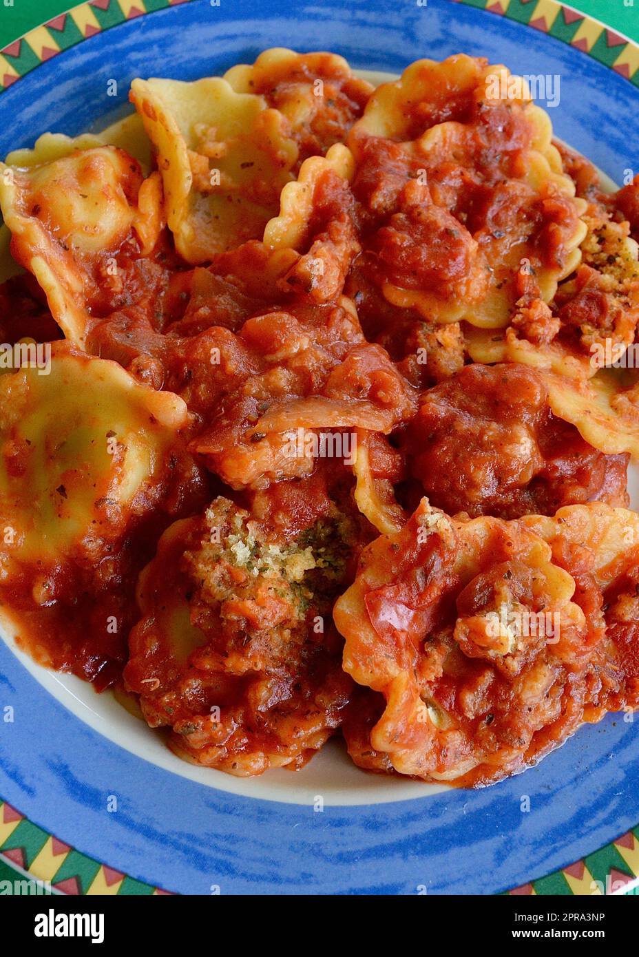 Ravioli di spinaci e ricotta Foto Stock
