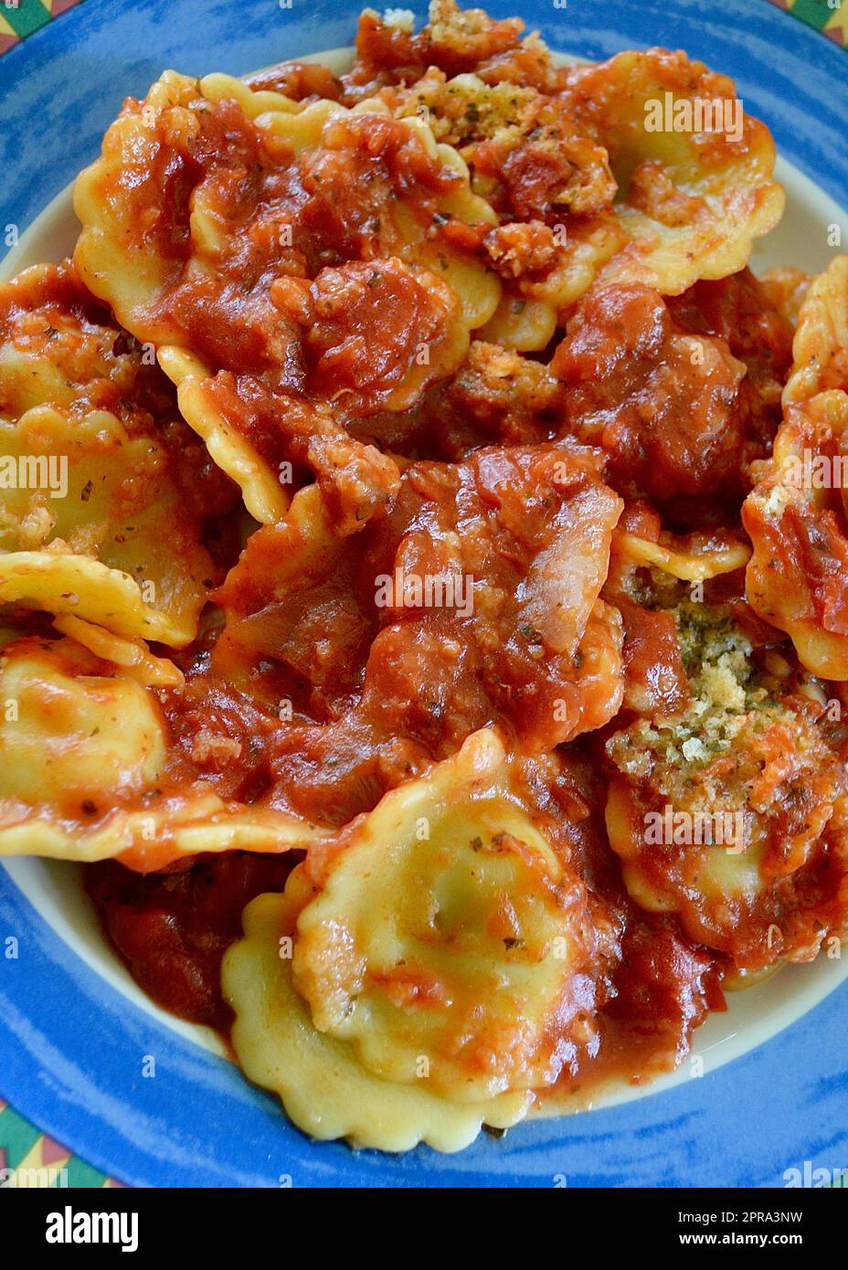 Ravioli di spinaci e ricotta Foto Stock