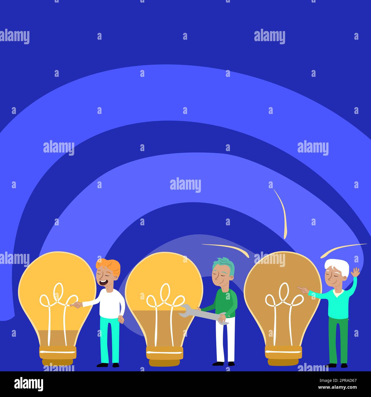 Tre persone che fissano le lampadine elettriche con le chiavi. Leader che indica il faro di lavoro con un dito che mostra informazioni importanti. Foto Stock