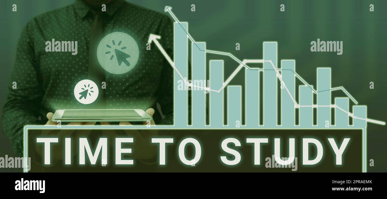 Testo scrittura a mano - tempo di studio. Word for Exams Ahead deve concentrarsi sugli studi imparare la lezione Man With Pad e fare clic su Cursor S che mostra diagrammi e dati cruciali. Foto Stock