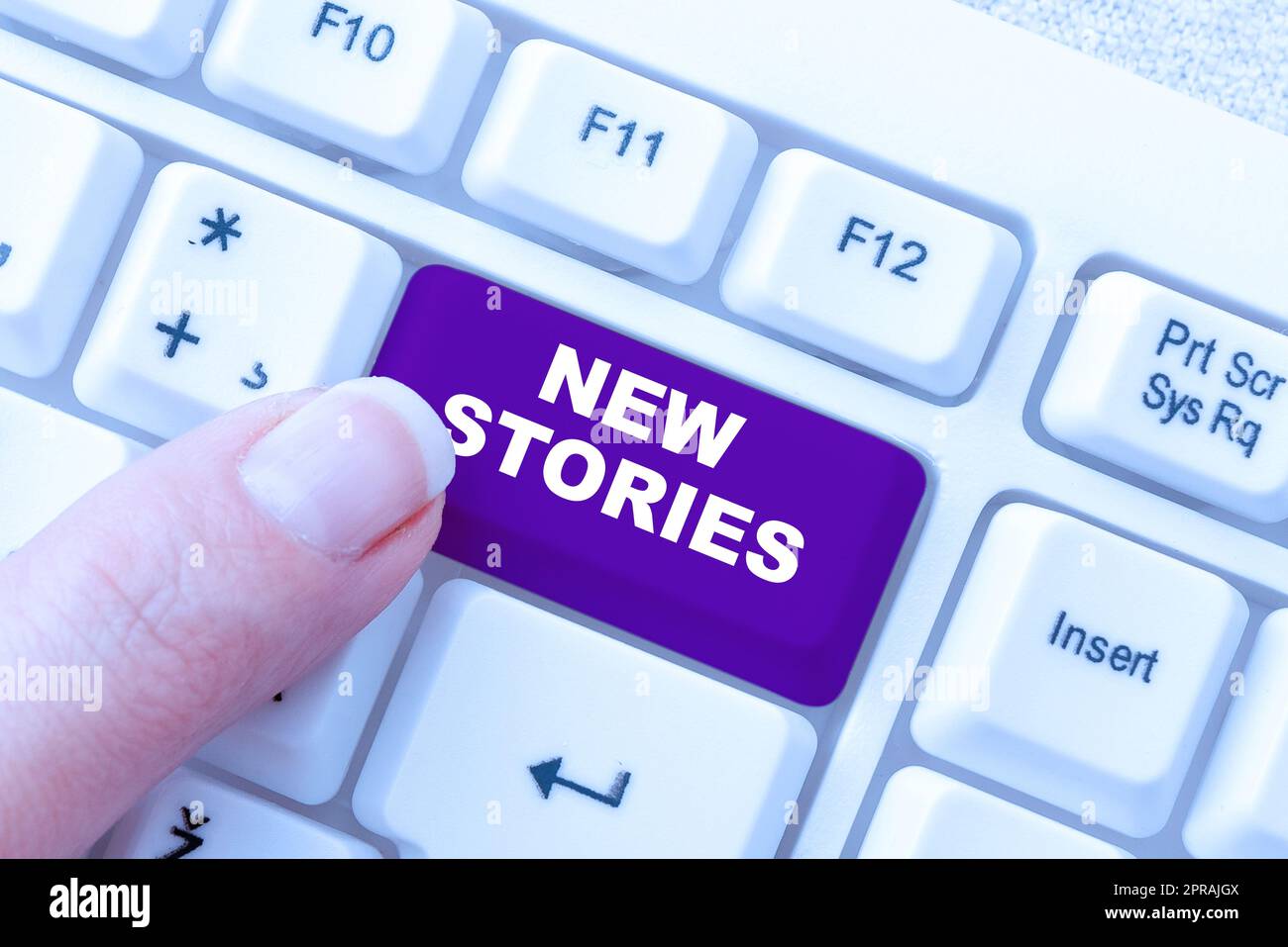 Segno che mostra nuove storie. Foto concettuale, immagini o spettacoli reali ed eventi raccontati per l'intrattenimento -48921 Foto Stock