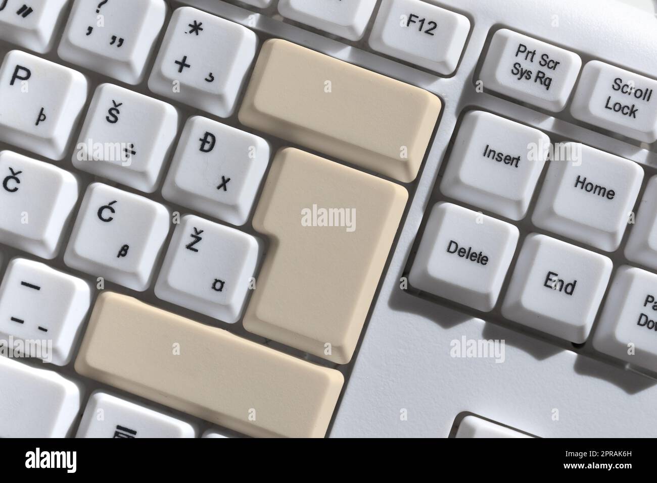 Download dei dati dei file online, caricamento dei codici di programmazione, chat e attività di navigazione, raccolta delle informazioni, dispositivo di elaborazione, Imparare cose nuove Foto Stock