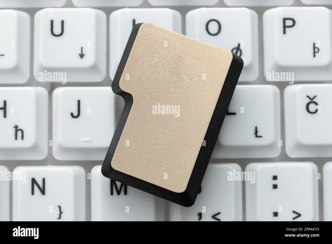 Download dei dati dei file online, caricamento dei codici di programmazione, chat e attività di navigazione, raccolta delle informazioni, dispositivo di elaborazione, Imparare cose nuove Foto Stock