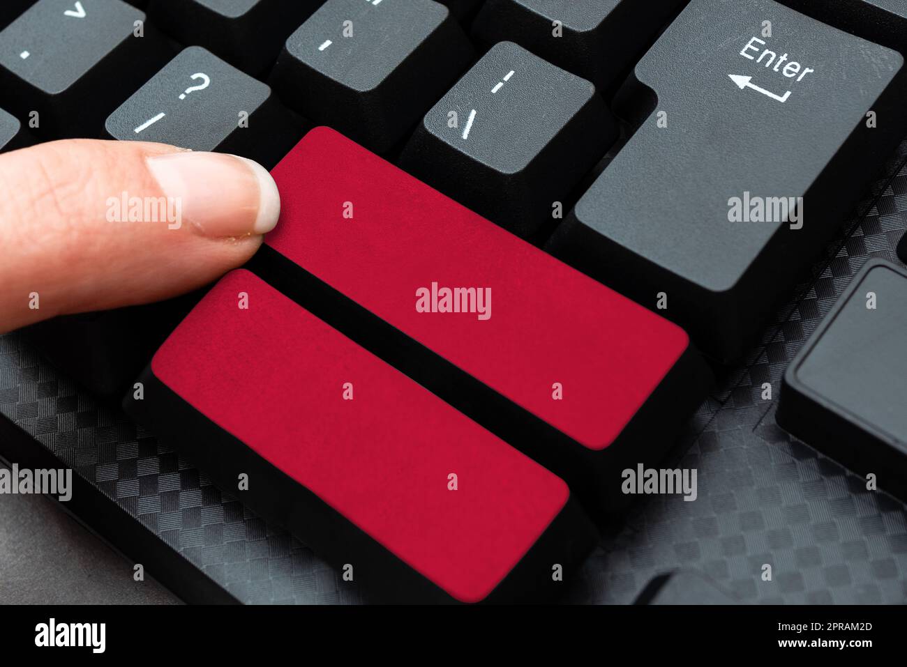 Download dei dati dei file online, caricamento dei codici di programmazione, chat e attività di navigazione, raccolta delle informazioni, dispositivo di elaborazione, Imparare cose nuove Foto Stock