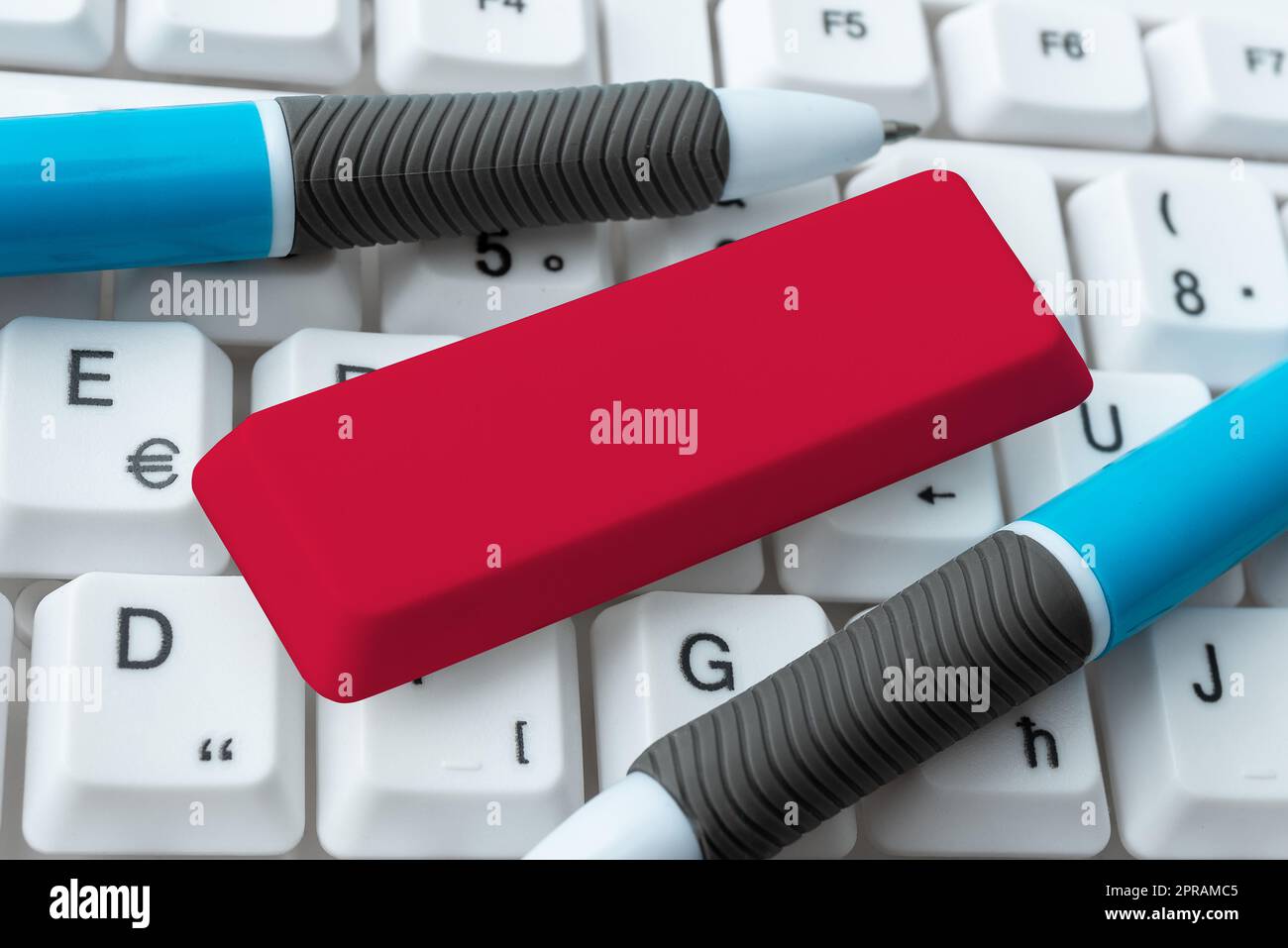 Download dei dati dei file online, caricamento dei codici di programmazione, chat e attività di navigazione, raccolta delle informazioni, dispositivo di elaborazione, Imparare cose nuove Foto Stock