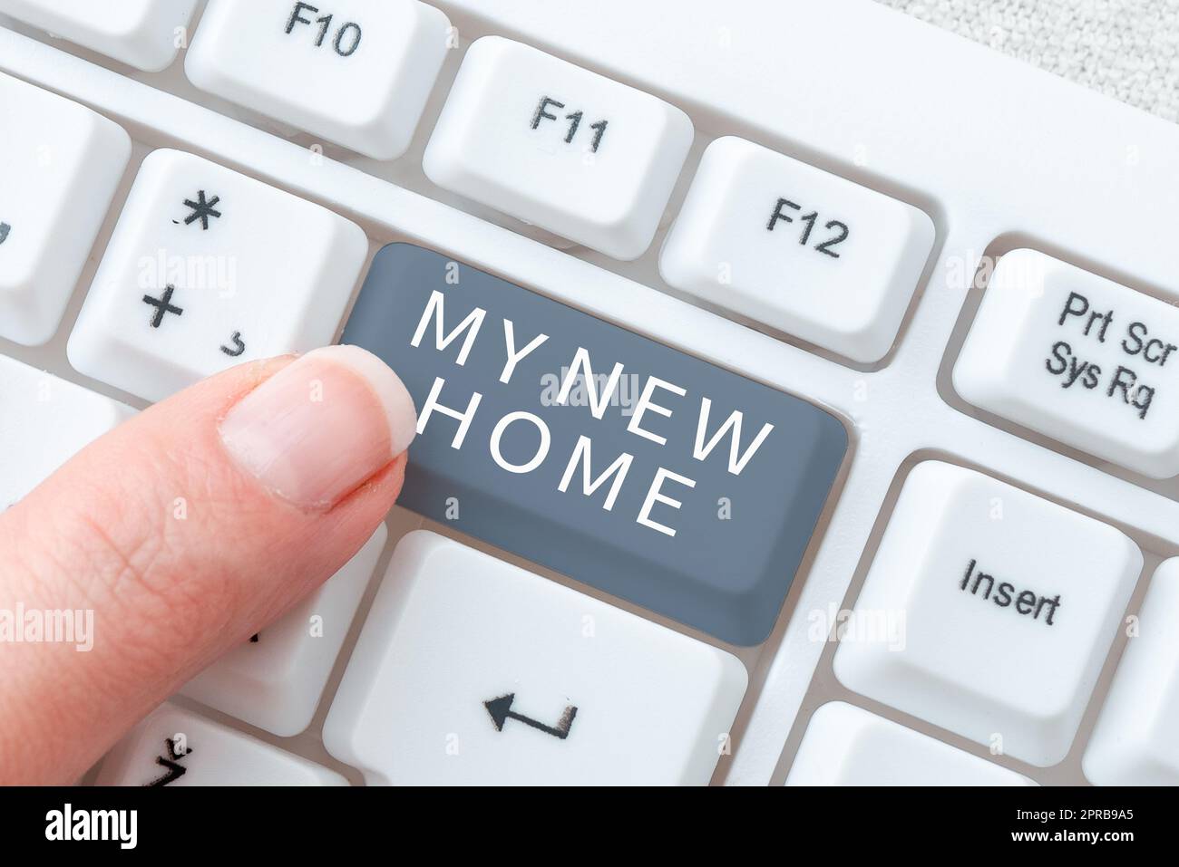 Segno di scrittura della mano My New Home. Foto concettuale trasferimento in un'altra casa investimento immobiliare -48720 Foto Stock